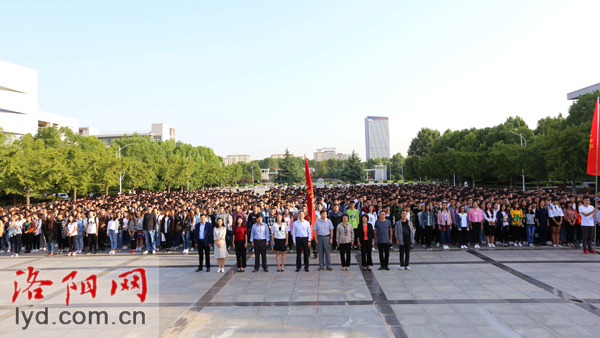 http://news.lyd.com.cn/pic/003/001/355/00300135540_fbd35135.jpg