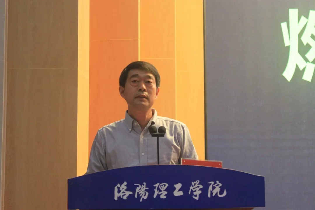 最后,张少文院长建议新生要学会学习,学会做人,并立足实际